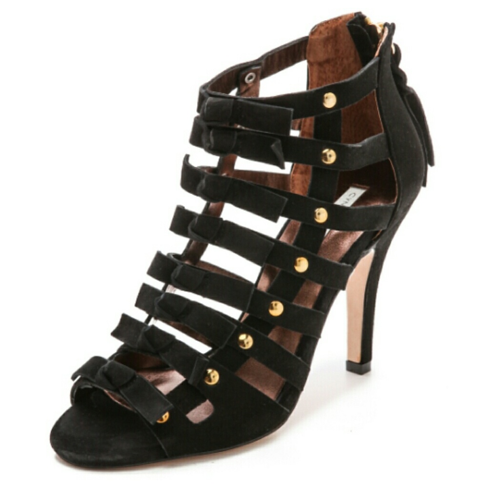 Cynthia Vincent "Sadie" black size 6